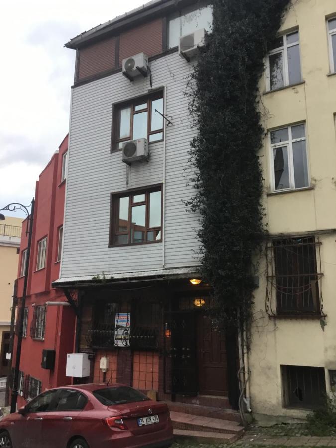 Divan Wooden Guesthouse Istanbul Exterior photo
